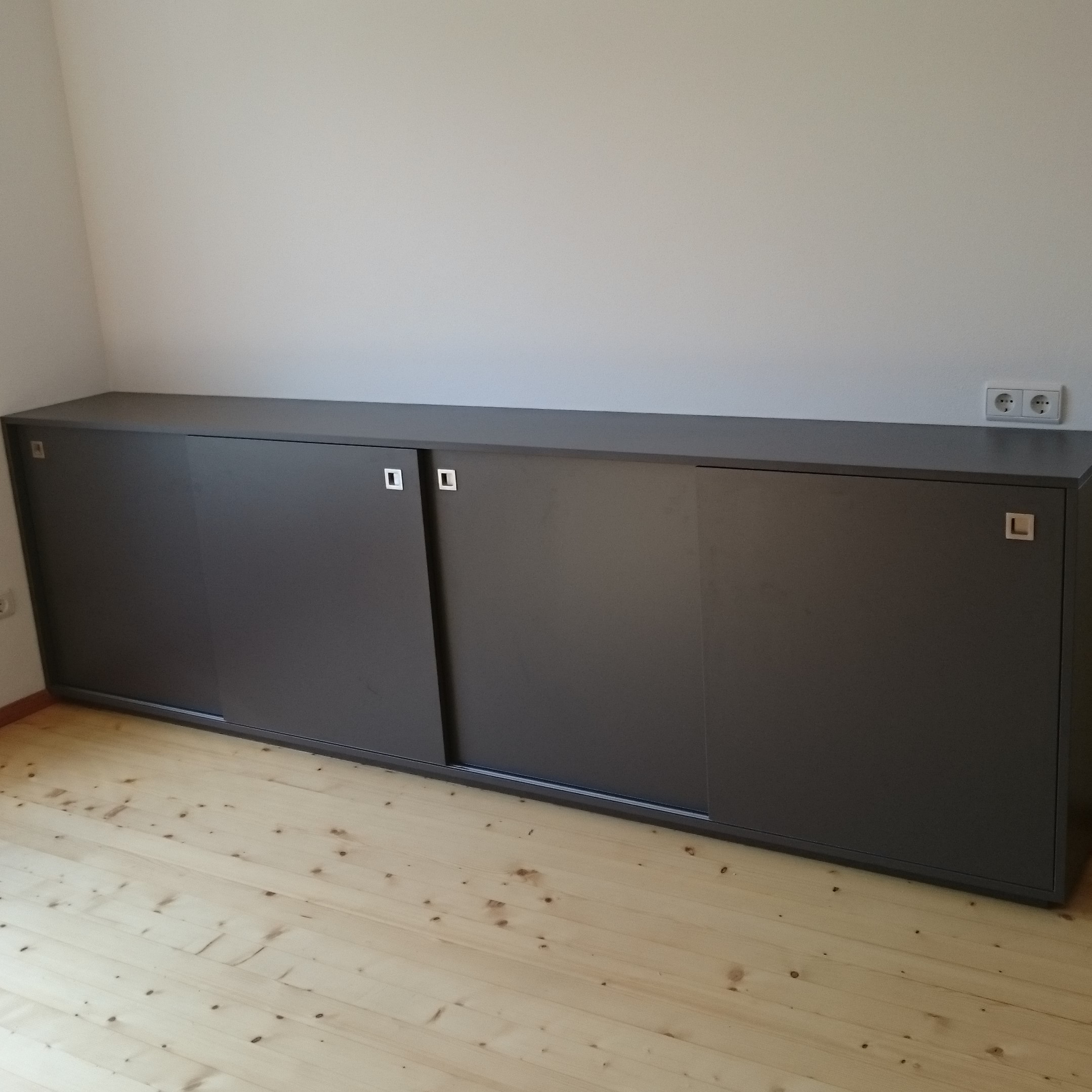 Garderobe nach Maß – Tischlerei Gröfler
